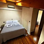 Tollmere Hospitality λύχνος Daire Levádeia