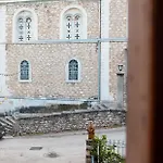 Tollmere Hospitality λύχνος Daire Levádeia