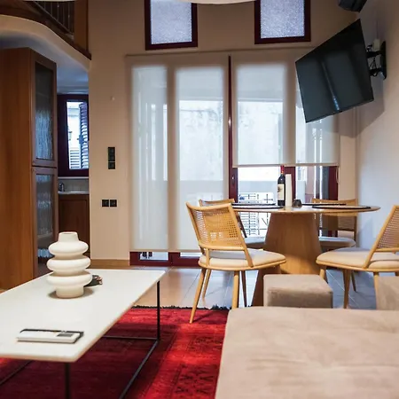 Apartament Tollmere Hospitality λύχνος